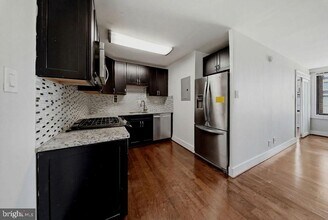 Building Photo - 1420 N St NW