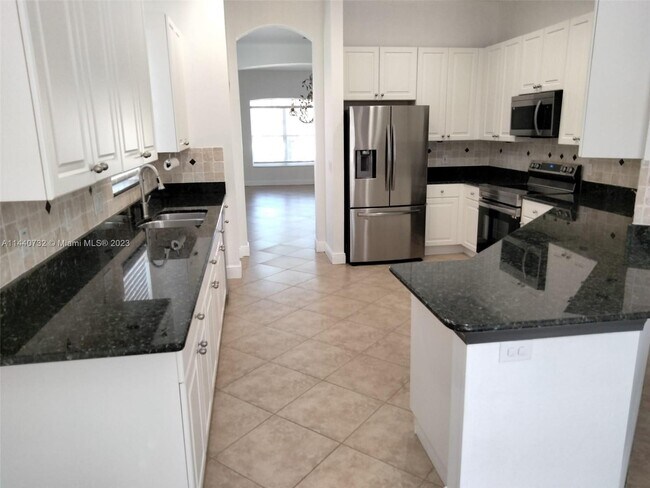 Building Photo - 8804 Via Tuscany Dr