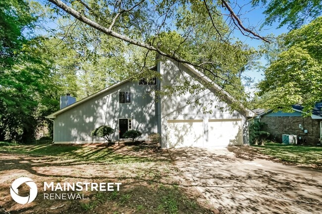 Building Photo - 4980 Fairforest Dr