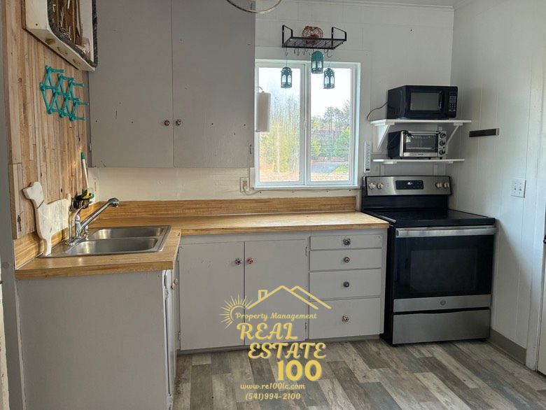 Foto del edificio - 3128 SW Coast Ave