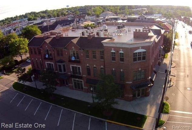 Foto del edificio - 202 Walnut Blvd