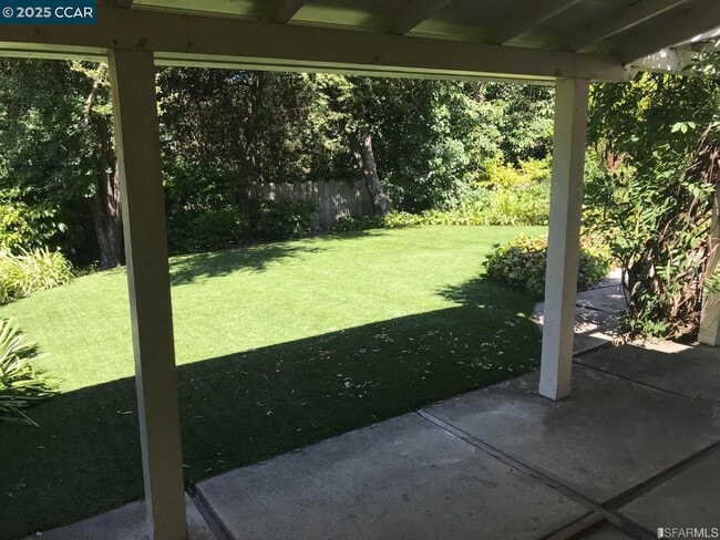 Building Photo - 553 Miner Rd