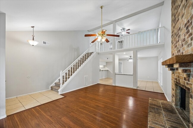 Building Photo - 2 Goldthread Ct