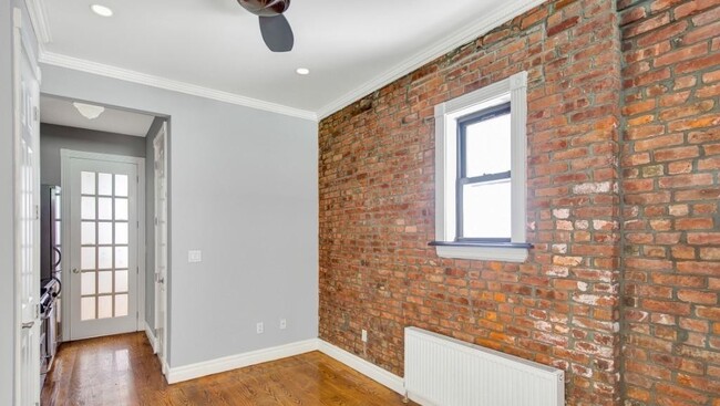Foto del edificio - 345 E 5th St