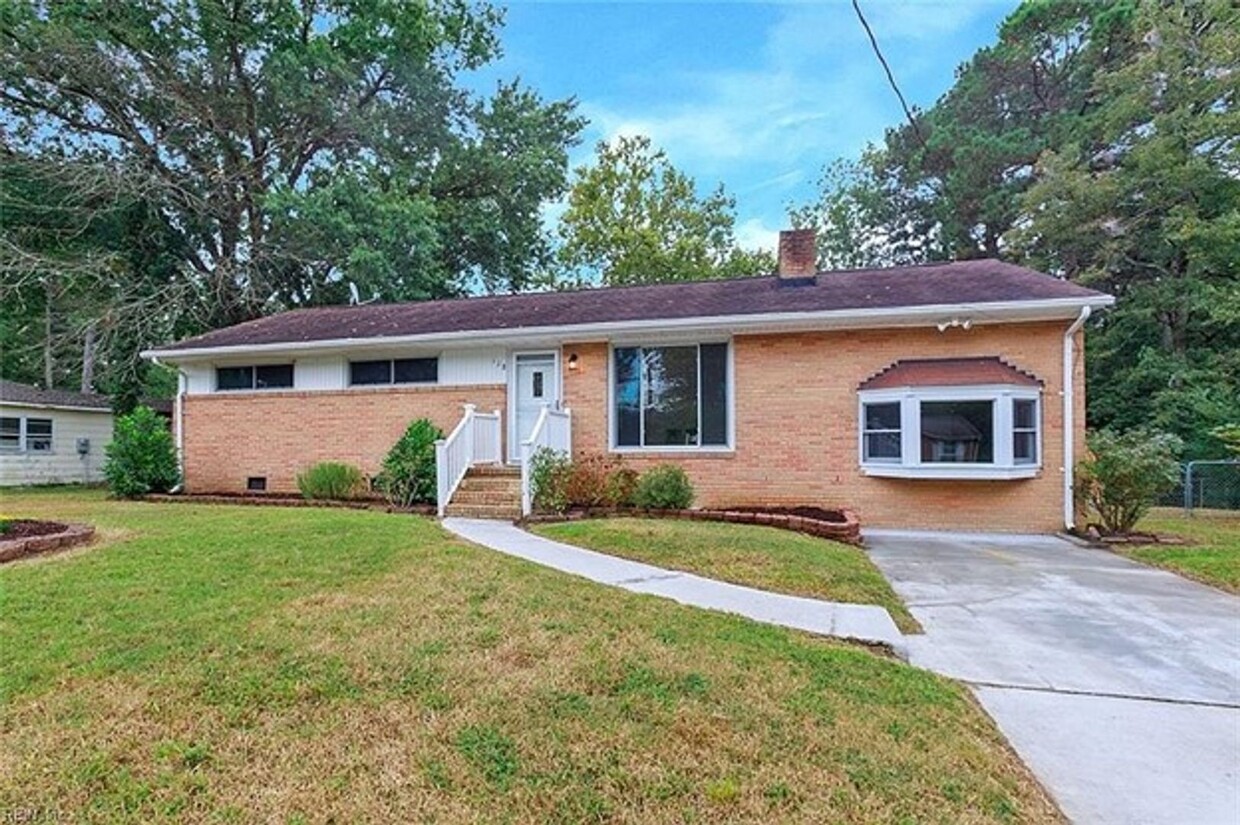 Primary Photo - 3 bedroom/ 1 full bathroom- Winston Terrace