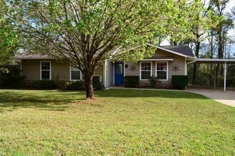 Building Photo - 404 Springdale Dr