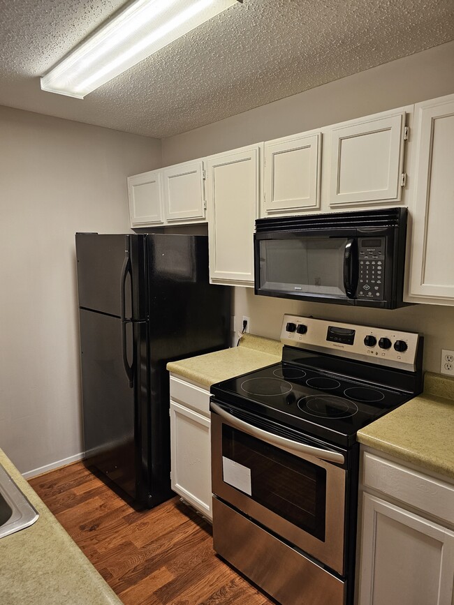 Building Photo - 3115 Helms St