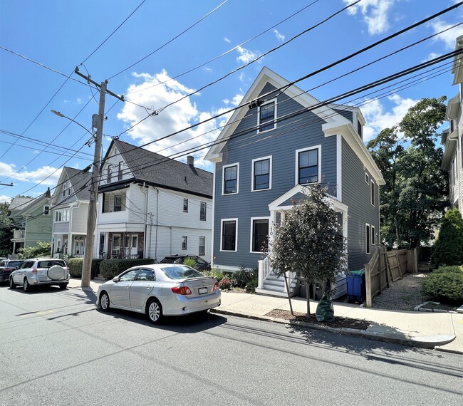 Building Photo - 10 Linden Ave