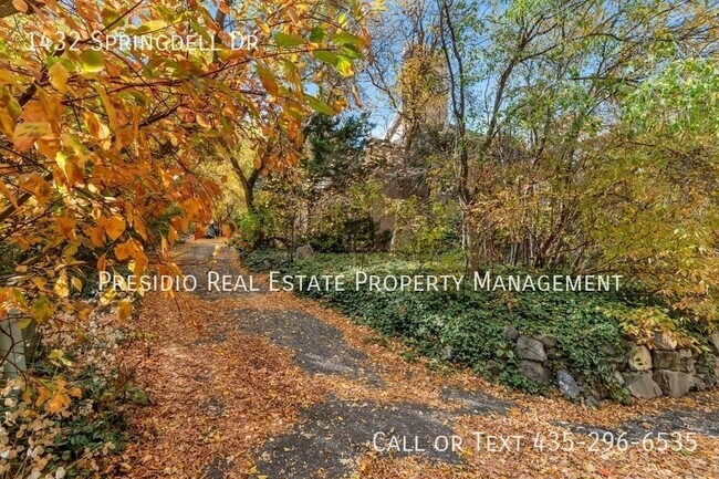 Foto del edificio - 1432 Spring Dell Dr