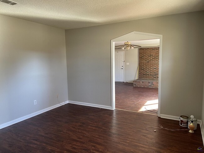 Building Photo - 110 Lockwood Dr