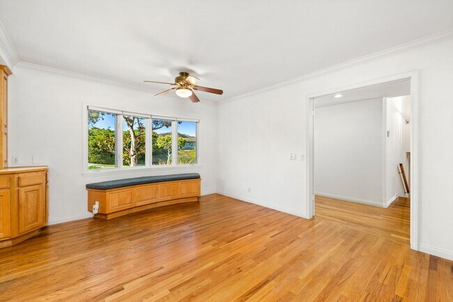 Foto del edificio - Spacious Two-Story 5 BD/3 BA Home in Desirable East Bluff Neighborhood