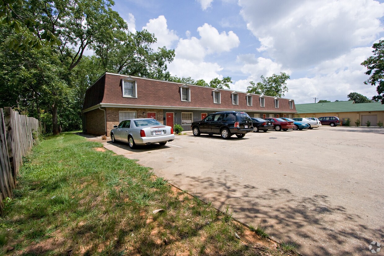 Building Photo - 707 4th Ave NE