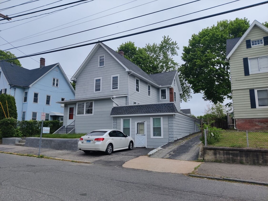 Primary Photo - 141 Hawkins St