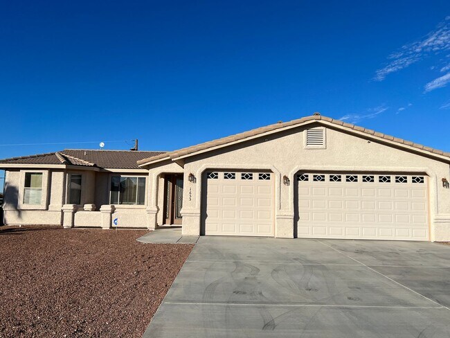 Building Photo - 3 Bedroom - 3 Bath Furnished Home