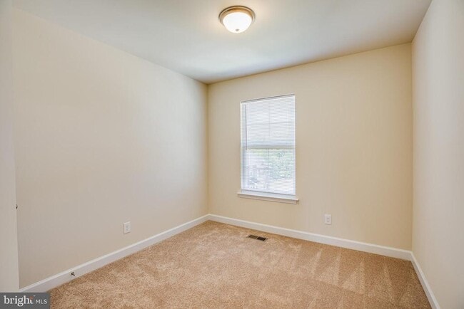 Foto del edificio - 92 Andrews Pl