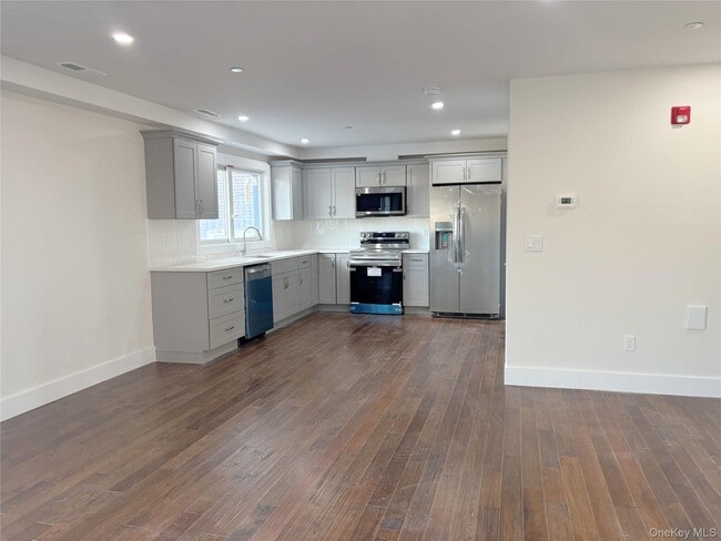 Building Photo - 15 Baylis Ct