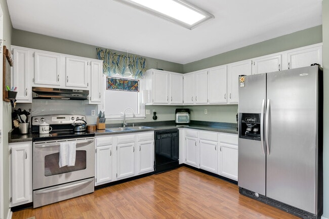 Building Photo - 2344 Horsley Dr