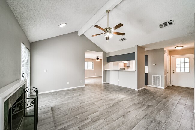 Foto del edificio - 1613 Brook Meadow Dr