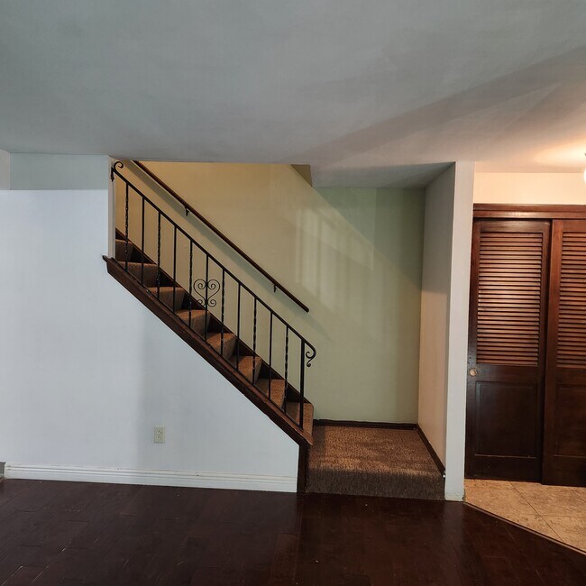 Building Photo - 3919 Harvard St