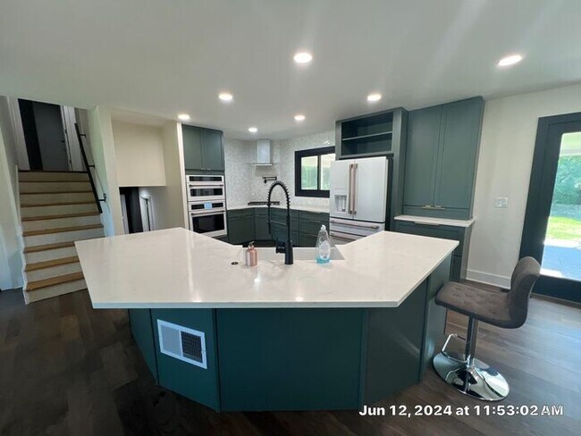 Building Photo - The Knolls Split Level Home