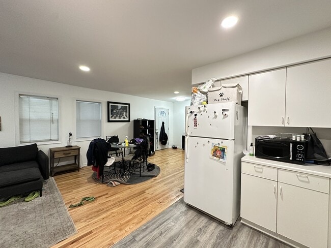 Foto del edificio - 1827 N Marshfield Ave