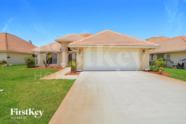 Building Photo - 1655 James Cir