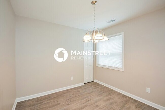 Foto del edificio - 3 Bedroom Pet-Friendly Home in Jonesboro, ...