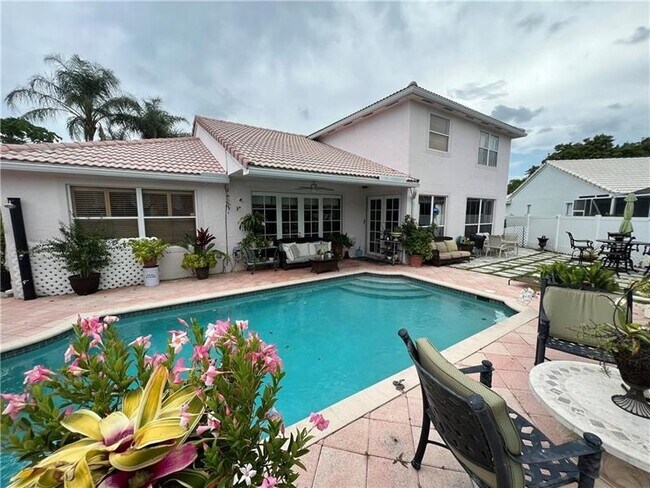 Building Photo - 9588 Lake Serena Dr