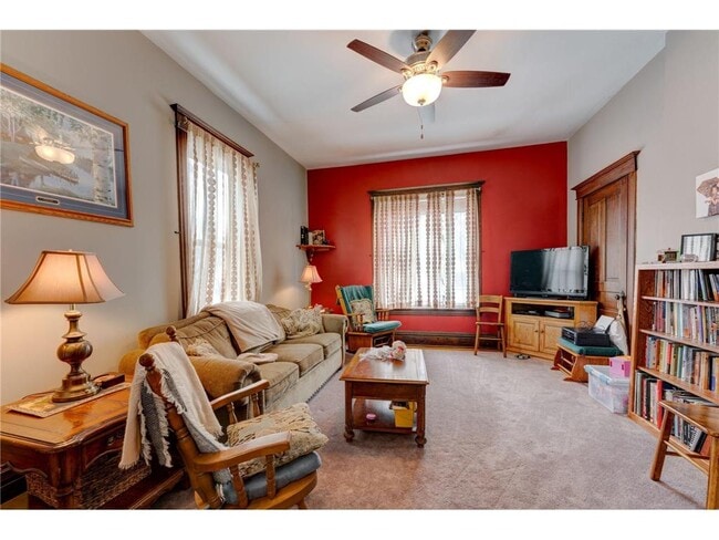 Foto del edificio - 301 Angel Ave SW