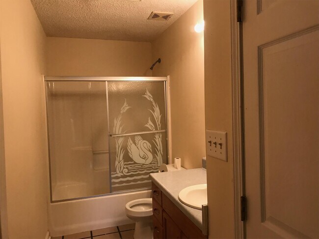 Foto del edificio - 266 Dobbins Mill Rd