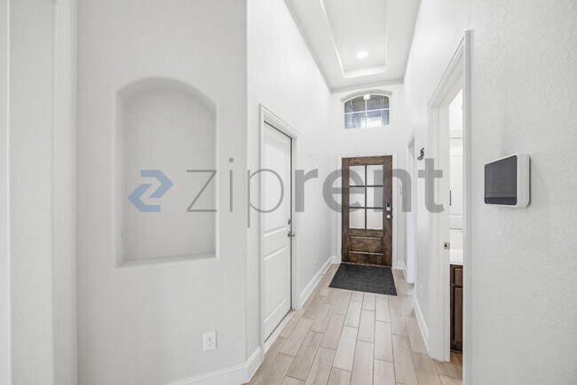 Building Photo - Unit