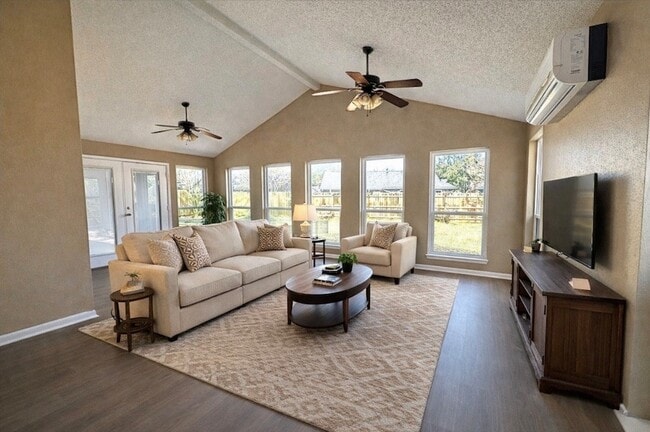 Foto del edificio - 3519 Cabin Pl