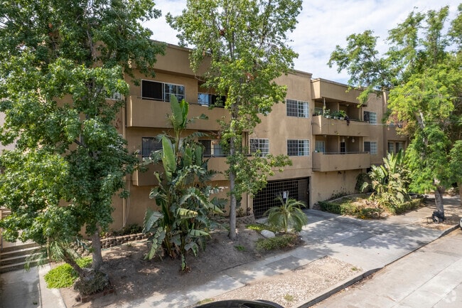 Peach Grove Apartments