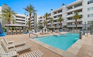 Building Photo - 945 E Playa Del Norte Dr