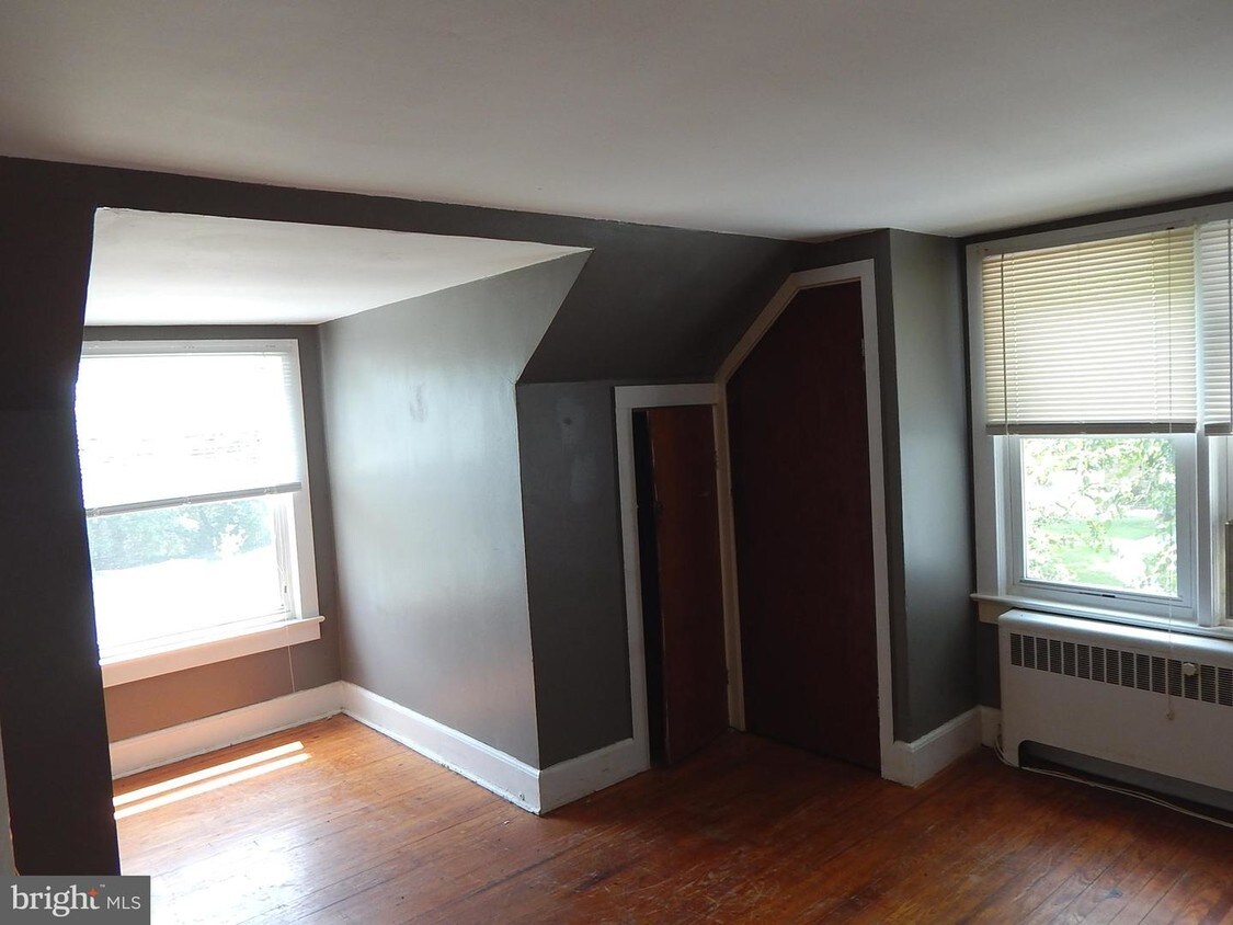Primary Photo - 92 Martins Ln