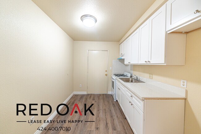 Foto del edificio - ~1 Month FREE~ Incredible Studio with a Pr...