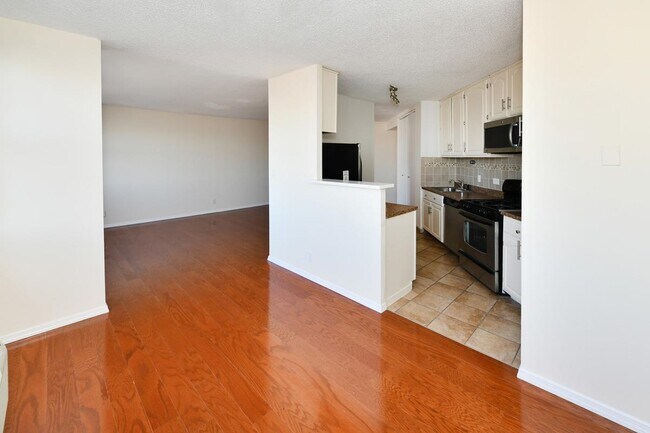 Foto del edificio - 7004 Boulevard E