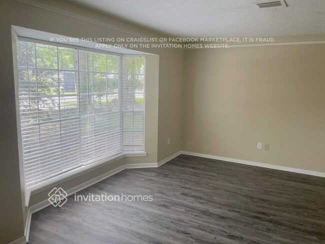 Building Photo - 8214 Oak Moss Dr