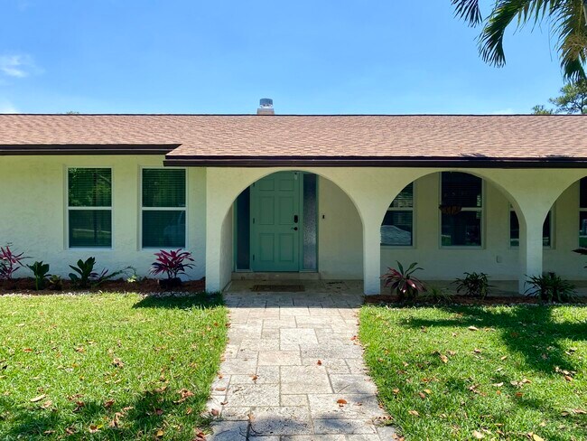 Foto del edificio - 16605-16115 115th Ave N
