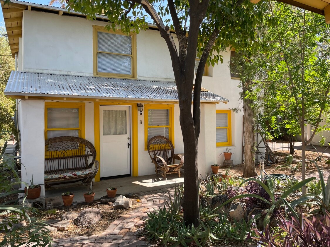 Front porch - 333 E 15th St