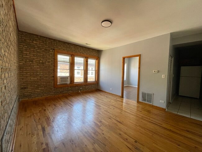 Building Photo - 1152 N Harding Ave