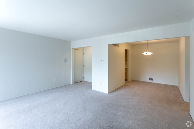 1HAB, 1BA - Silver Birch - 790 ft² - Kensington Manor Apartments