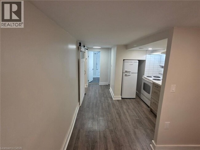 Building Photo - 8 Nightingale St