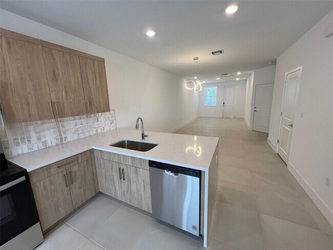 Foto del edificio - 149 SW 170th Ave