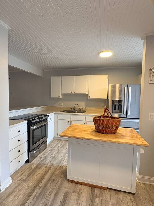 Building Photo - Makakilo Townhouse
