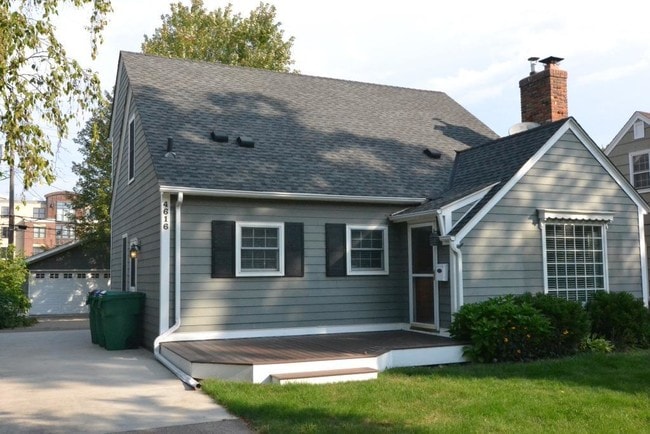 Building Photo - 4616 Vallacher Ave