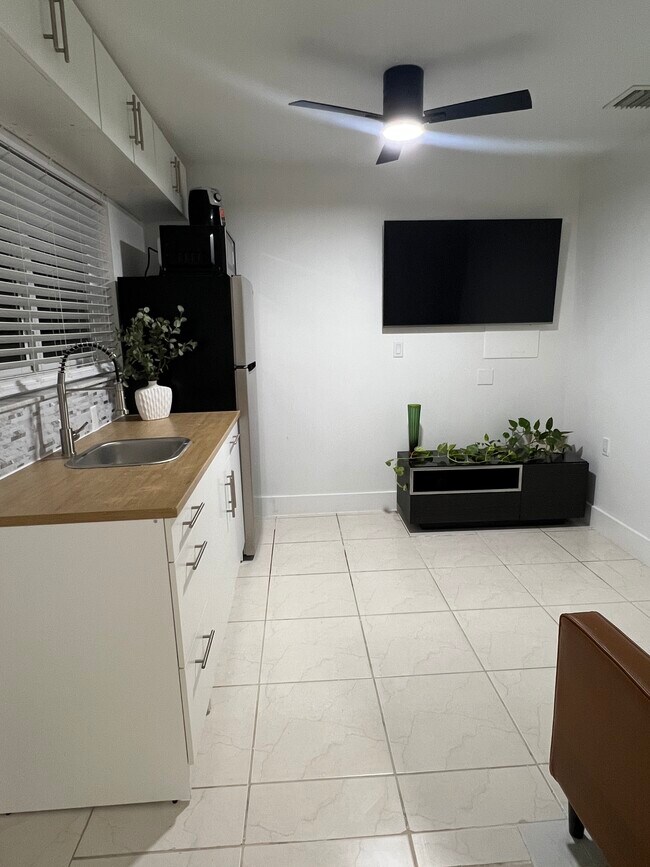 Foto del edificio - 4229 SW 9th Ter