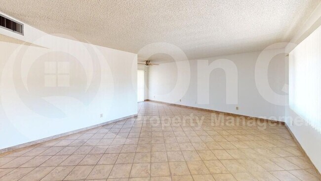 Foto del edificio - 710 S Abrego Dr