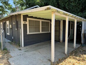 Building Photo - 822-822 Elm Ave