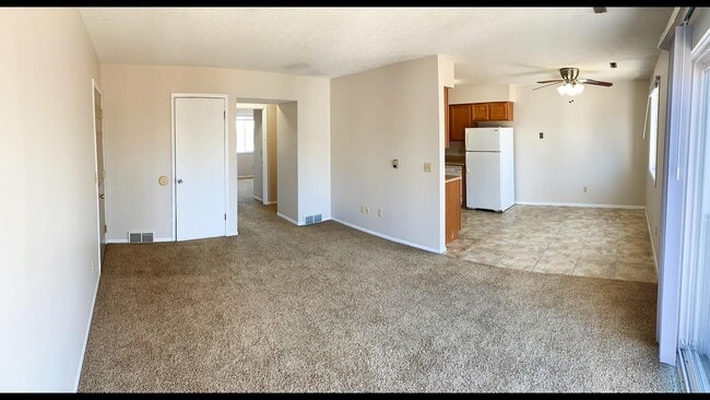 Building Photo - 2435 Shaker Ct